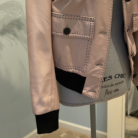 Gorgeous light pink pearl effect Italian leather jacket. Size 42 IT, Small - Picture 9 of 10